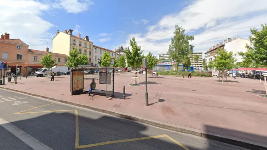 Lyon : une femme de 85 ans, en déambulateur, victime d’un vol à l’arraché place Ambroise Courtois