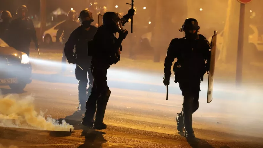 Emeutes et pillages à Lyon : quatre policiers touchés par des tirs de grenaille, une enquête ouverte