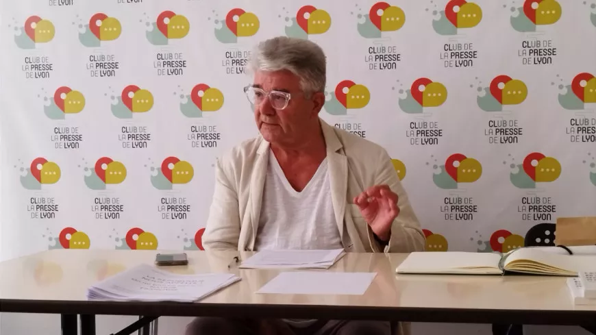 L'ancien maire PCF de Vénissieux dénonce "l'immigration de masse" et "l'islamisation" de la France