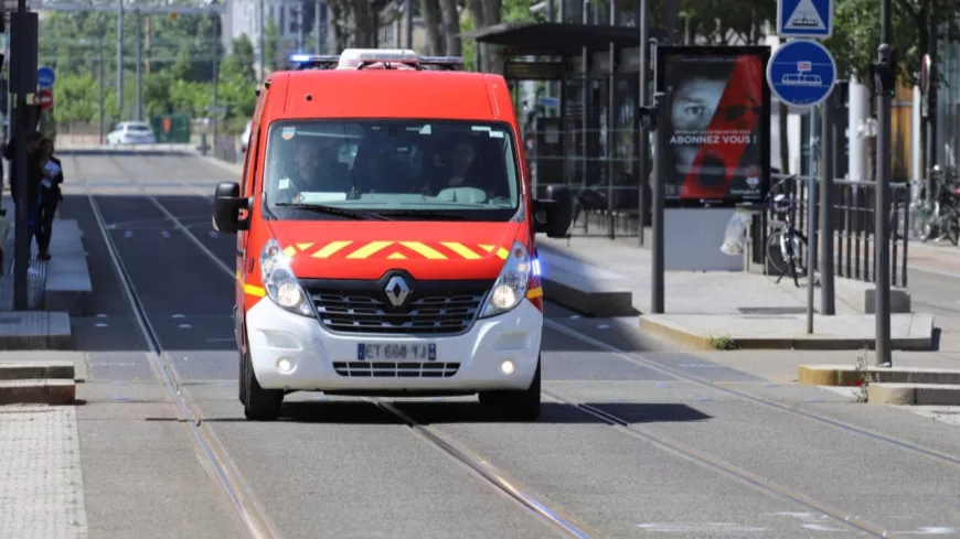 Près de Lyon : deux blessés graves dans une collision entre scooter et moto