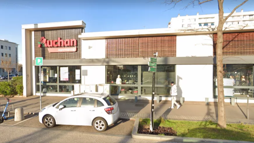 De graves manquements aux règles d’hygiène : un supermarché Auchan de Lyon obligé de fermer ses portes