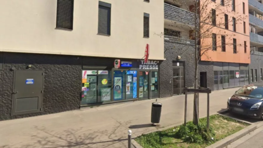 Braquage d’un bar-tabac à Vaulx-en-Velin : un butin à 80 000 euros selon les propriétaires