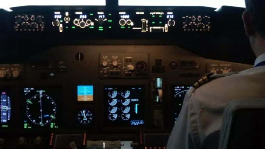 Odeur de brûlé dans le cockpit : un vol Lyon-Montréal atterri en urgence à Nantes