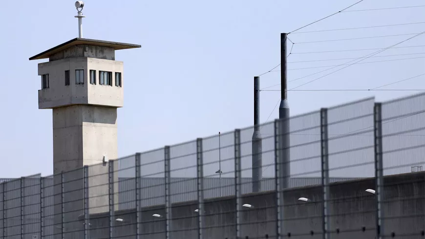 Lyon : enquête ouverte pour le viol d’un détenu par d’autres prisonniers