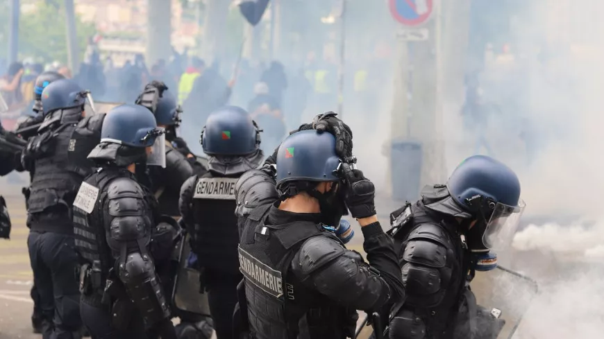 Emmanuel Macron annonce l'arrivée de trois nouvelles brigades de gendarmerie dans le Rhône