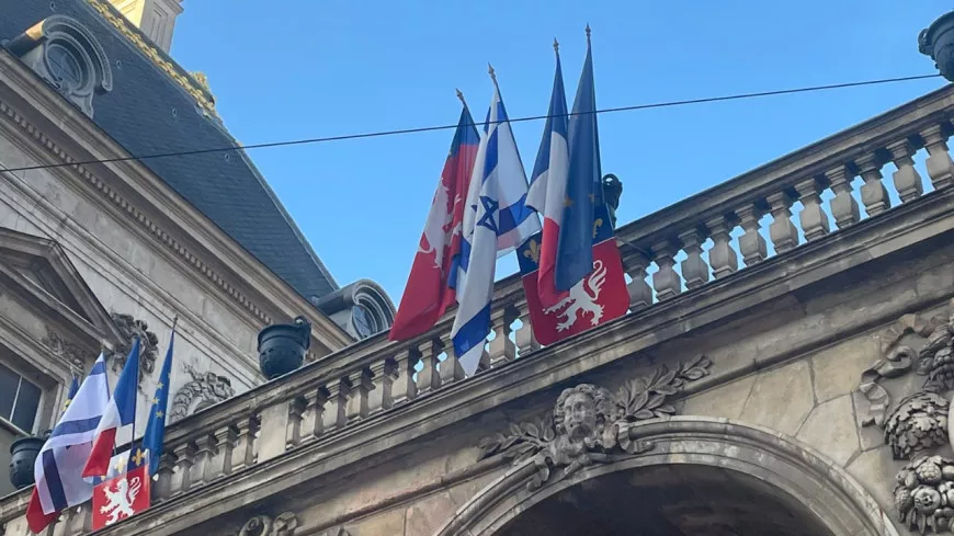 Lyon : le drapeau israélien sur l'Hôtel de Ville