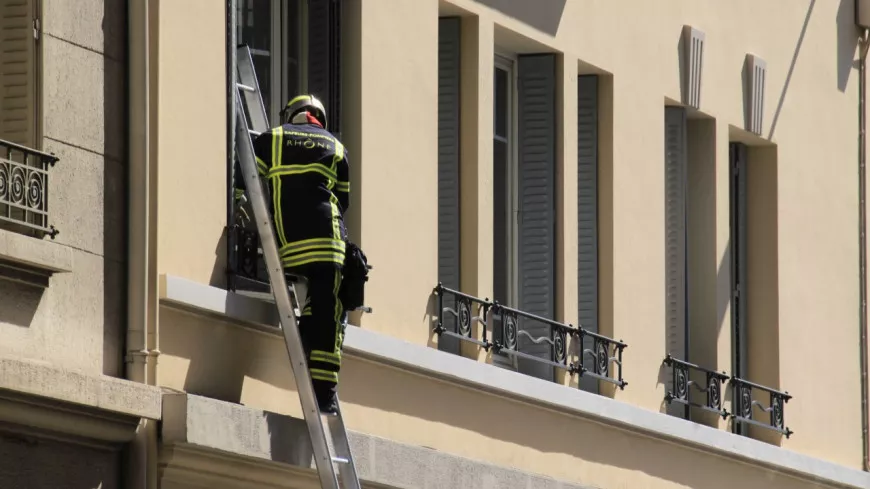 Beaujolais : un immeuble sur le point de s'effondrer, des habitants tout juste évacués