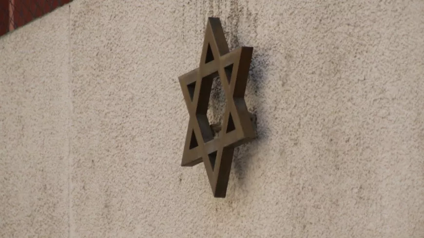 Femme juive agressée à Lyon : "Penser que je me suis moi-même fait du mal, c'est invraisemblable"