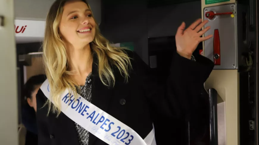 "Vivre mon aventure à 100%" : Alizée Bidaut, Miss Rhône-Alpes 2023, en route pour Miss France (PHOTOS)