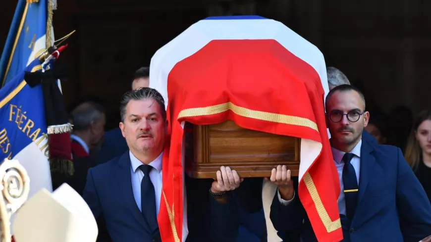 Obsèques de Gérard Collomb à Lyon : le couple Macron, Grégory Doucet, Jean-Michel Aulas, Sylvie Tellier et les autres...