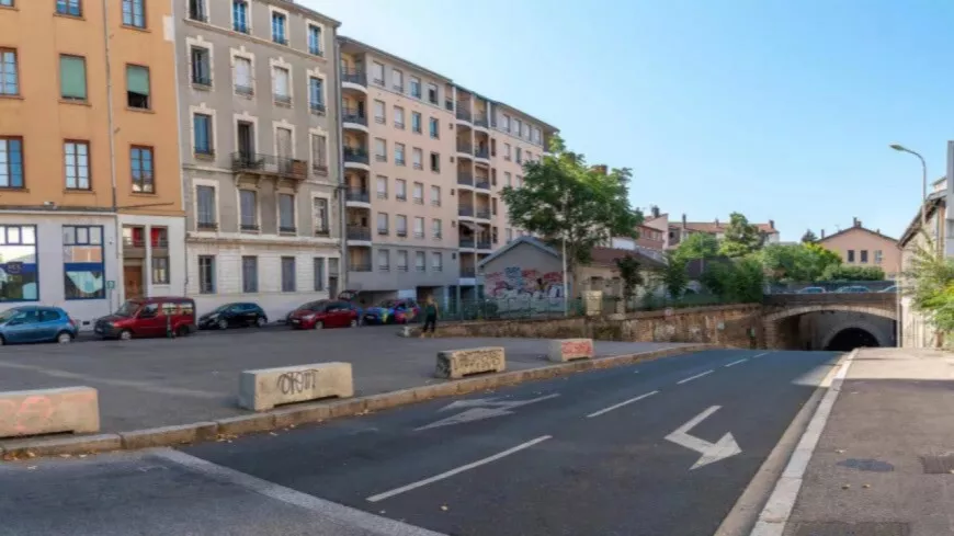 Lyon : le tunnel de la rue Terme rouvre avec une barrière de sécurité