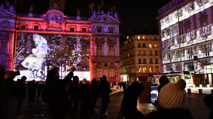 Fête des Lumières à Lyon : plus de 2 millions de visiteurs, la place des Terreaux particulièrement sollicitée