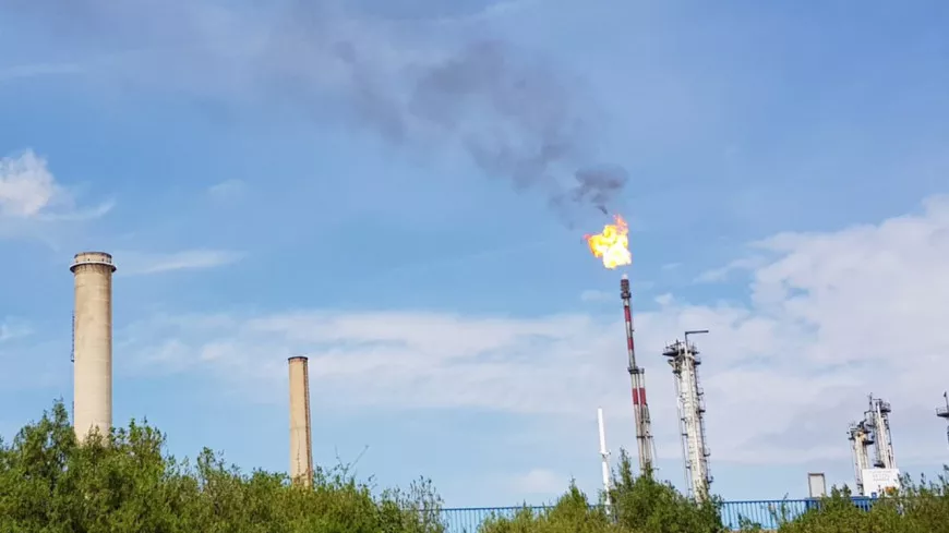 Raffinerie de Feyzin : la torchère pourrait être activée tout au long du week-end
