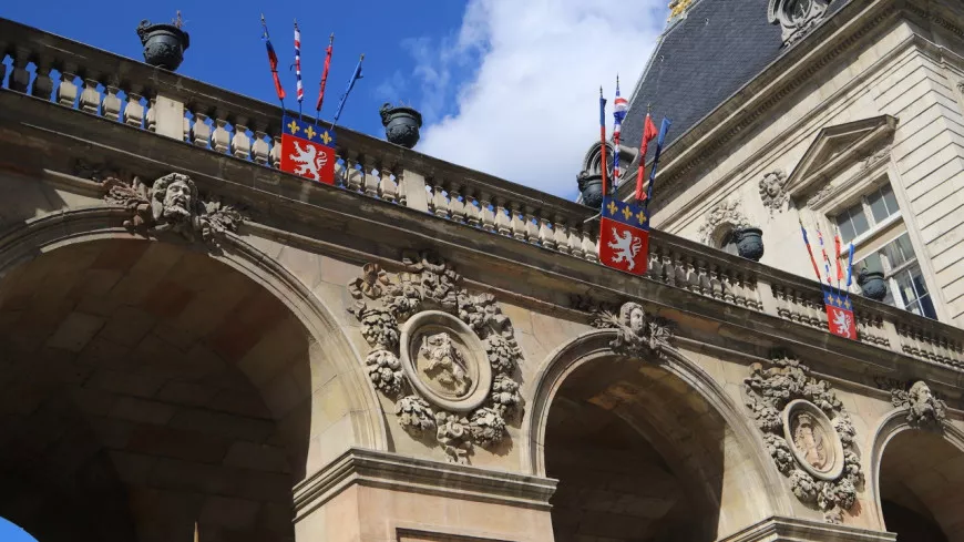 Lyon : la mairie va augmenter ses fonctionnaires de 1000 euros net par an