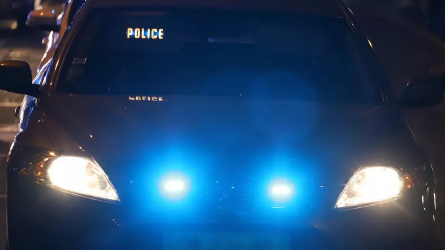 Près de Lyon : l’automobiliste consomme du gaz hilarant et traine un policier sur 200 mètres