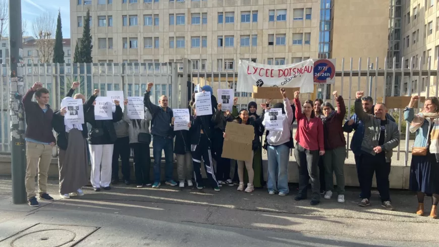 Lyon : des CRS mobilisés devant le rectorat face à une manifestation lycéenne