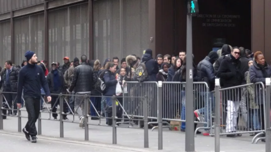 Des faussaires arrêtés près de Lyon : leurs kits de faux documents étaient vendus 15 000 euros
