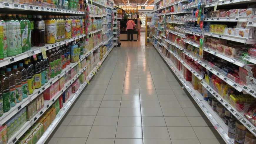 Vente d’alcool la nuit et couteau caché derrière le comptoir : une épicerie contrainte de fermer à Lyon
