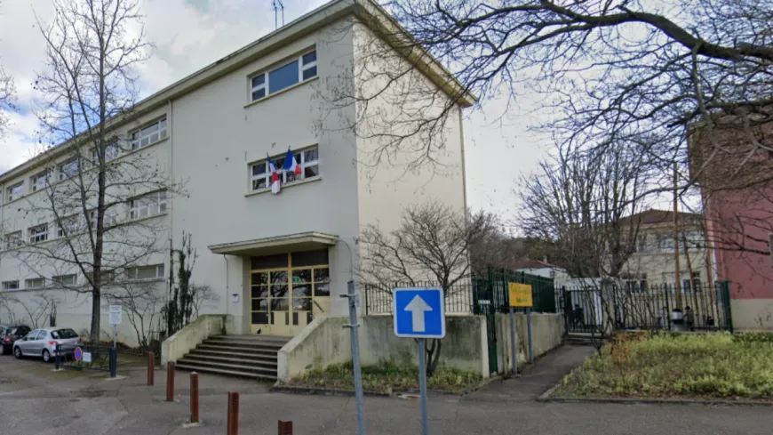 Près de Lyon : une école occupée pour mettre à l’abri une famille avec cinq enfants