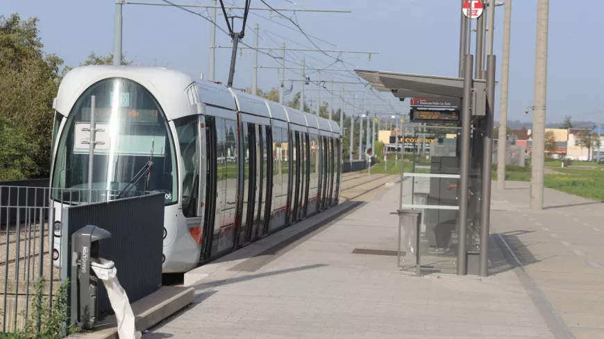 Le tramway déraille près de Lyon : la faute à des pierres déposées sur les rails ?