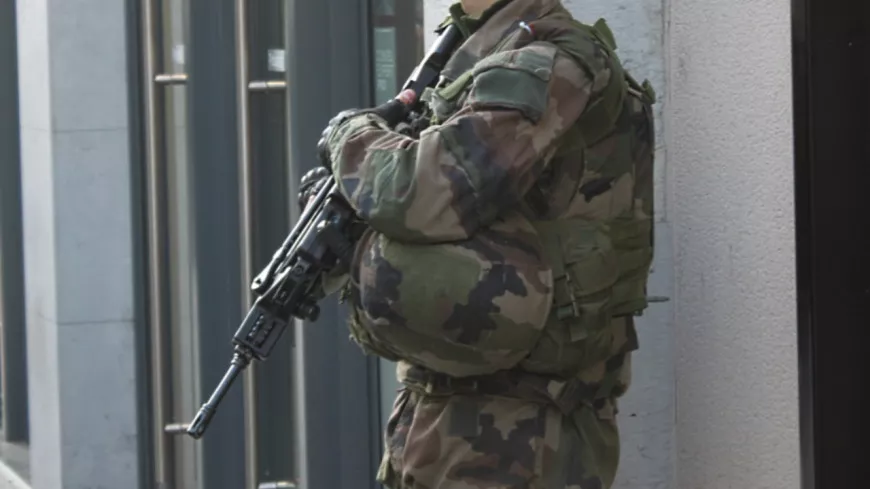 Près de Lyon : les gendarmes alertés à cause d'un lycéen déguisé en militaire