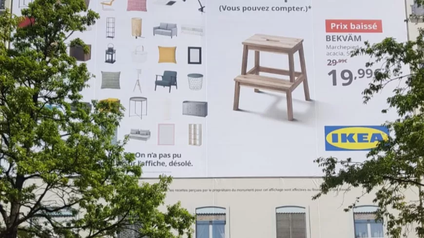 La pub géante pour IKEA place Bellecour tue les commerces de la Presqu'île selon les écologistes furieux