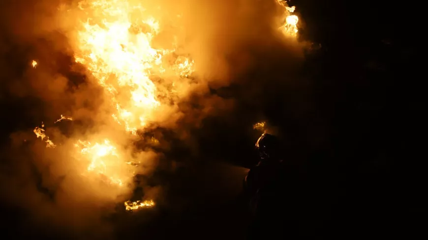 Près de Lyon : des violences urbaines à Givors, deux véhicules de police incendiés