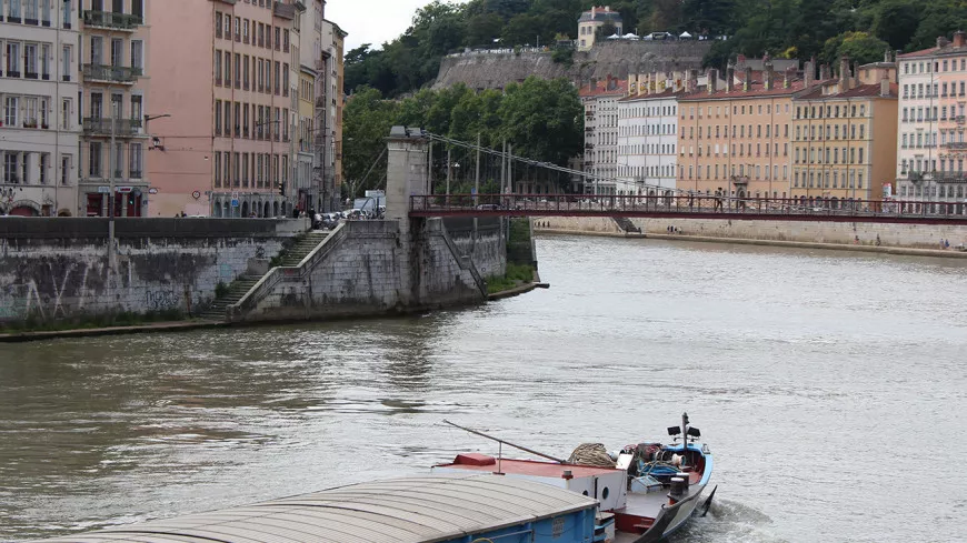 Lyon : poursuivi par la police, le voleur saute dans la Saône