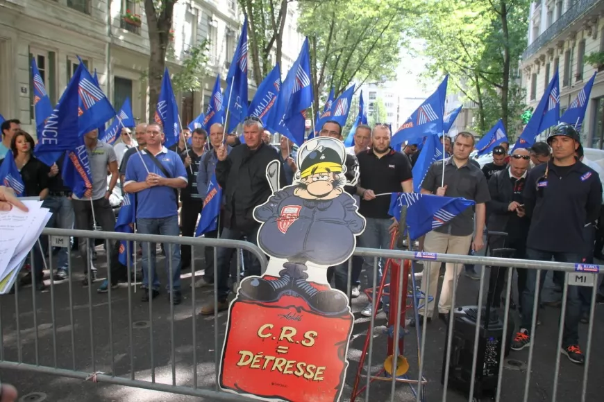 Manifestation des policiers à Lyon