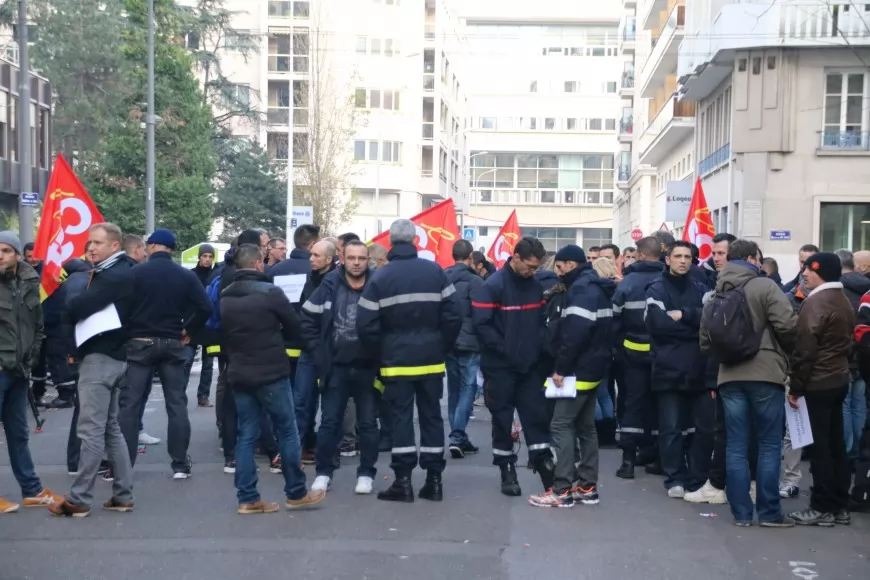 Rhône : une manifestation très encadrée pour les pompiers du SDMIS