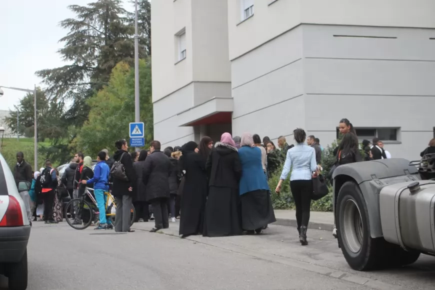 Vénissieux : les habitants des Minguettes appellent à la libération du frère de la victime