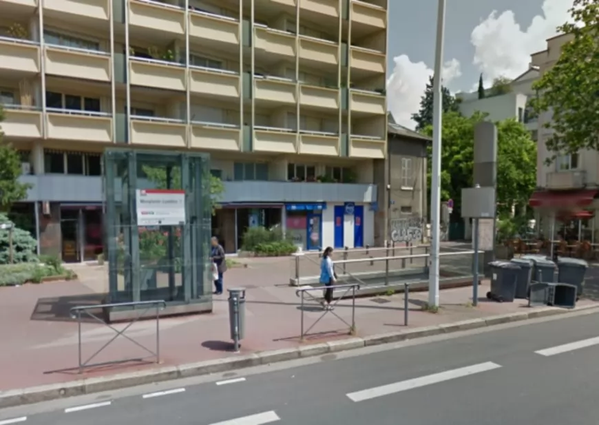 Lyon : il se tire une balle dans la tête dans l’ascenseur du métro D