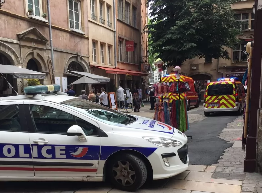 Coup de couteau dans le Vieux Lyon : quand une candidate LR s&rsquo;incruste aux c&ocirc;t&eacute;s des policiers