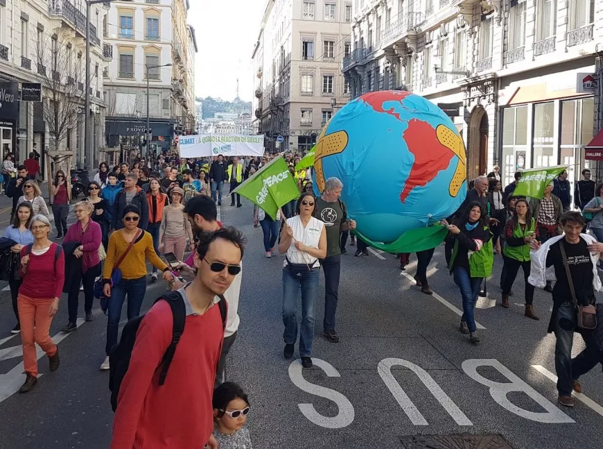 Pollution de l'air : Greenpeace présente sa carte interactive aux Lyonnais ce samedi