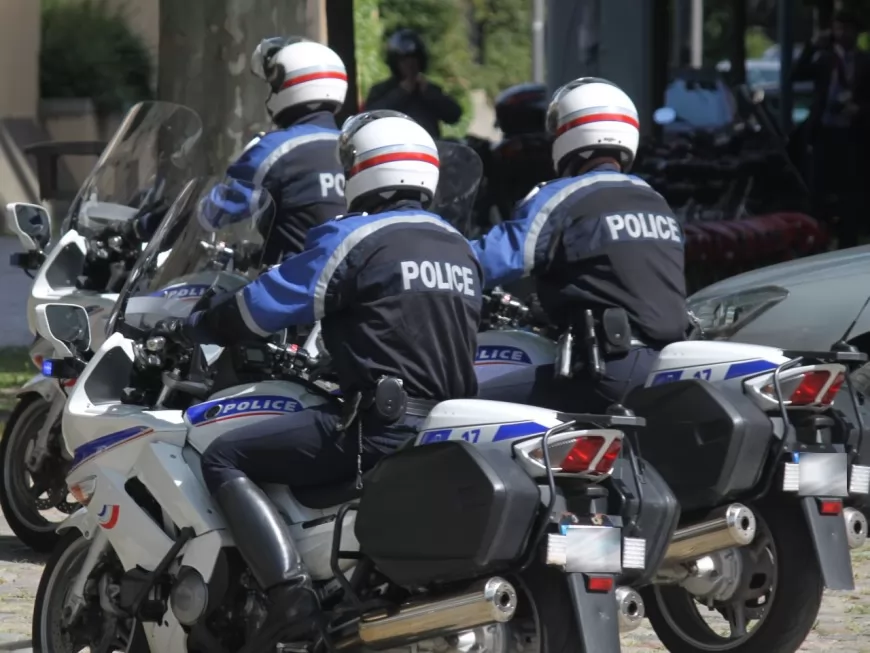 Lyon : deux jeunes amateurs de rodéos à moto écroués