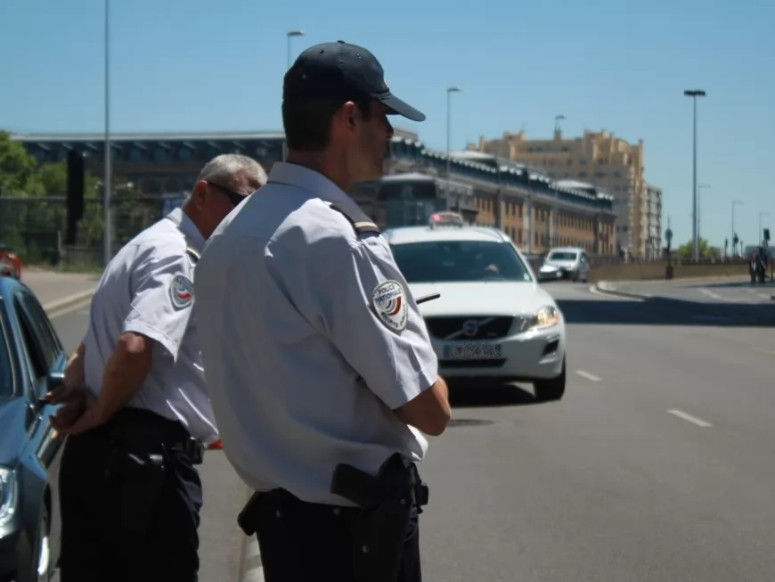Lyon : le taxi pensait agresser un UberPop, il s'agissait en fait d'un policier