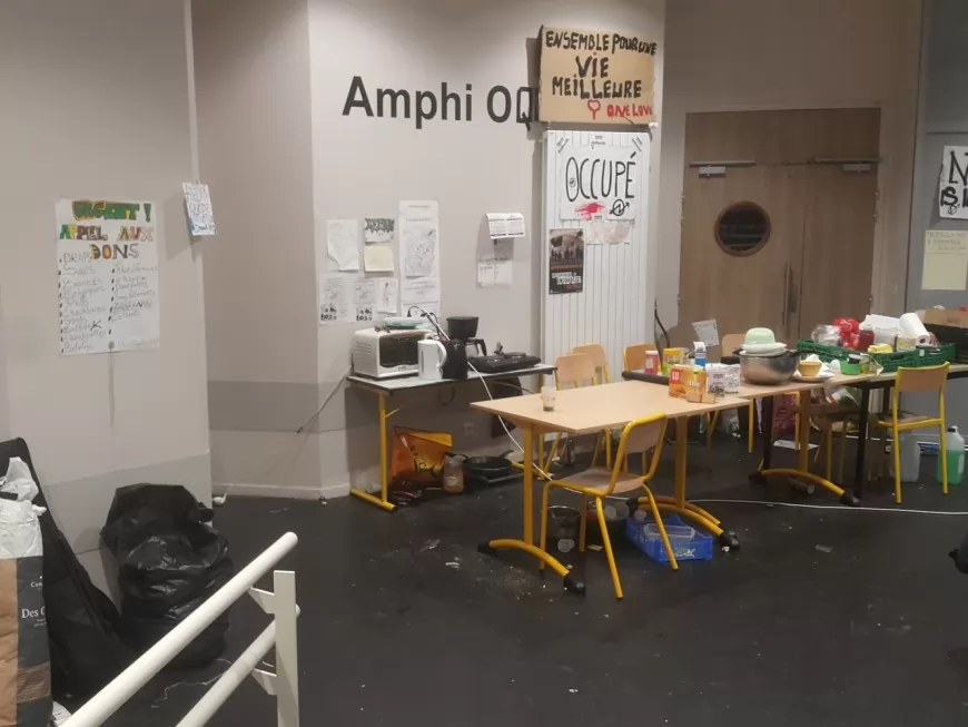 Les sans-papiers de l’amphi Z échouent dans leur tentative d’occuper les locaux de Lyon 2