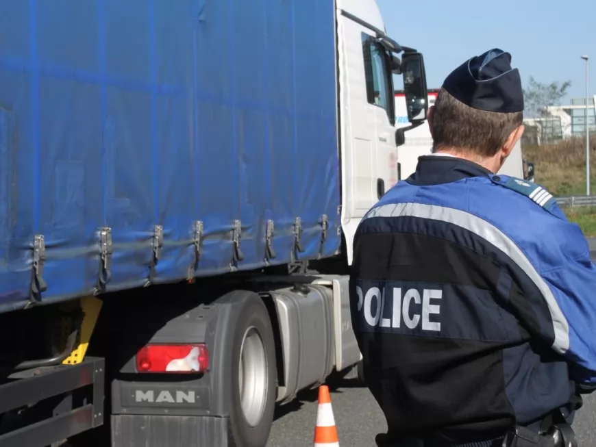 Tunnel sous Fourvière : les camions tentent encore leur chance malgré l'interdiction