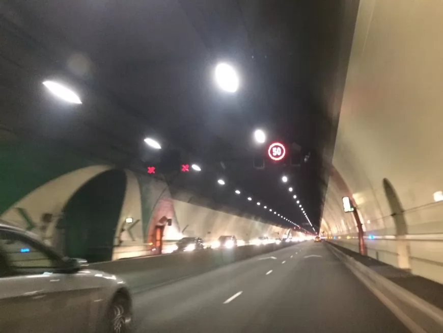 Lyon : une femme grièvement blessée après avoir sauté d'une voiture sous le Tunnel de la Croix-Rousse