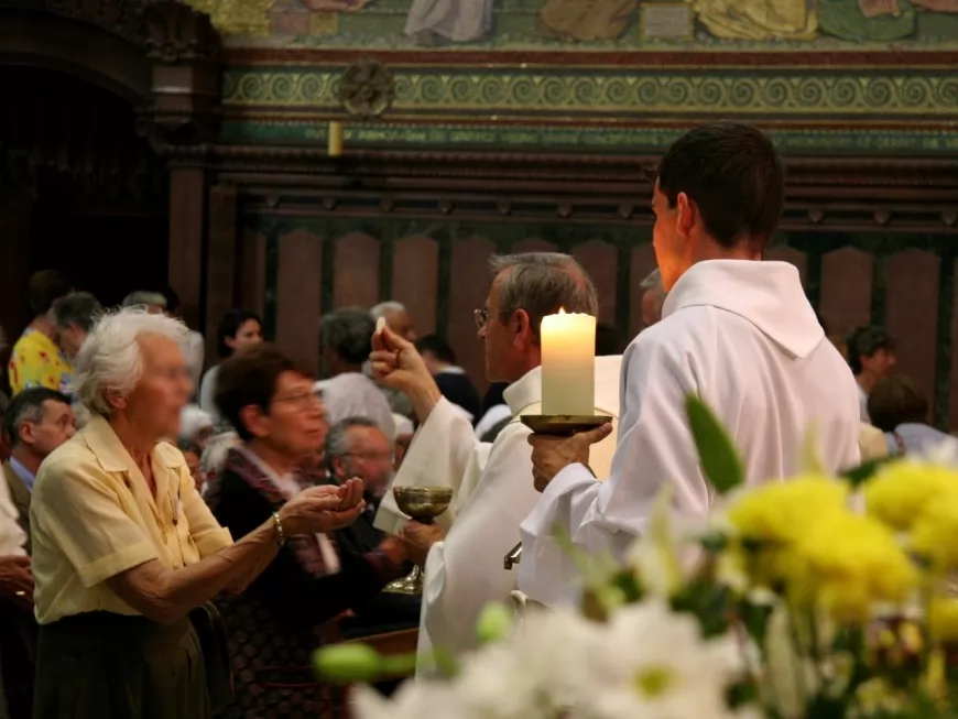 Enquête ouverte sur les agressions sexuelles d'un prêtre exfiltré par le diocèse de Lyon