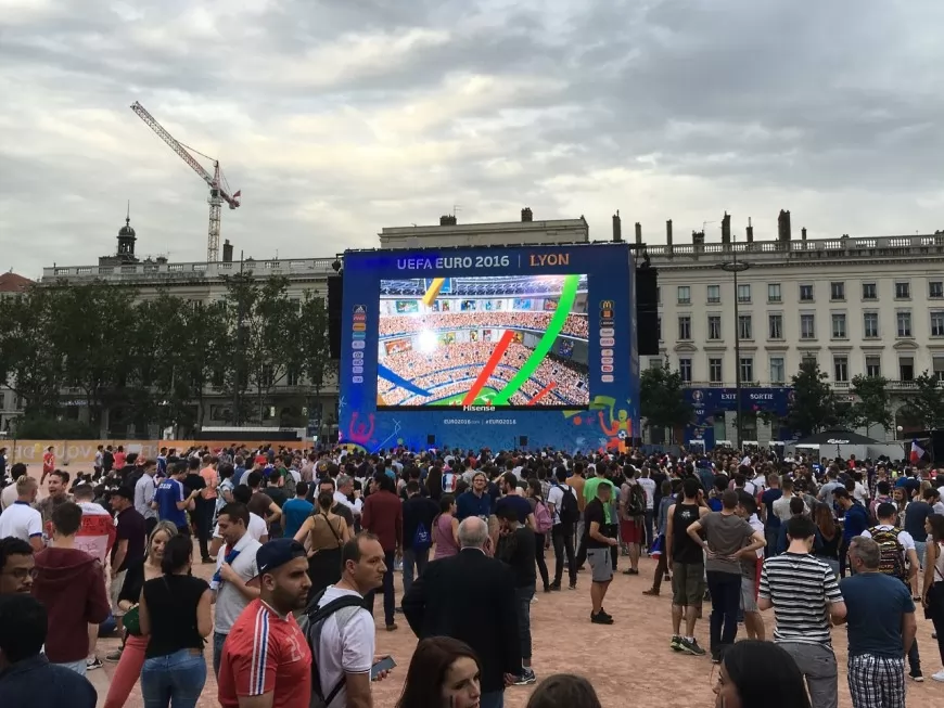 Euro 2016 à Lyon : davantage de monde sur la fan-zone qu'au Parc OL