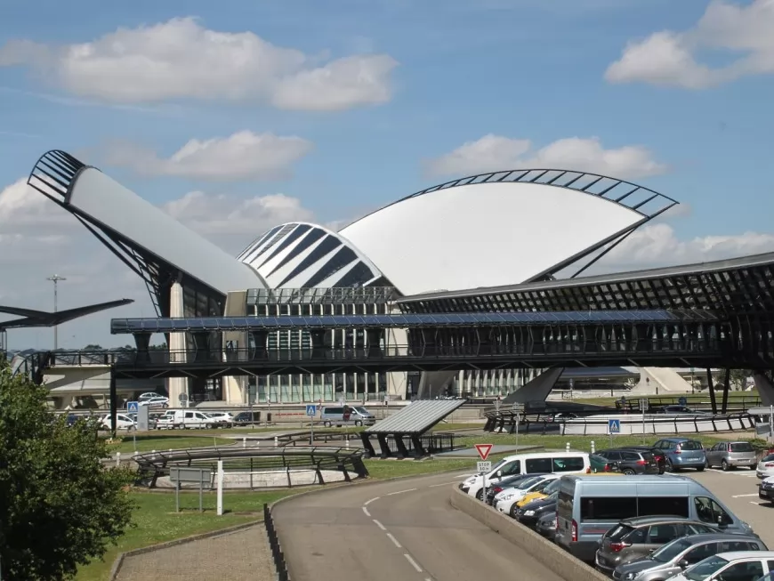 Genève Aéroport renonce à racheter l'aéroport de Lyon Saint-Exupéry