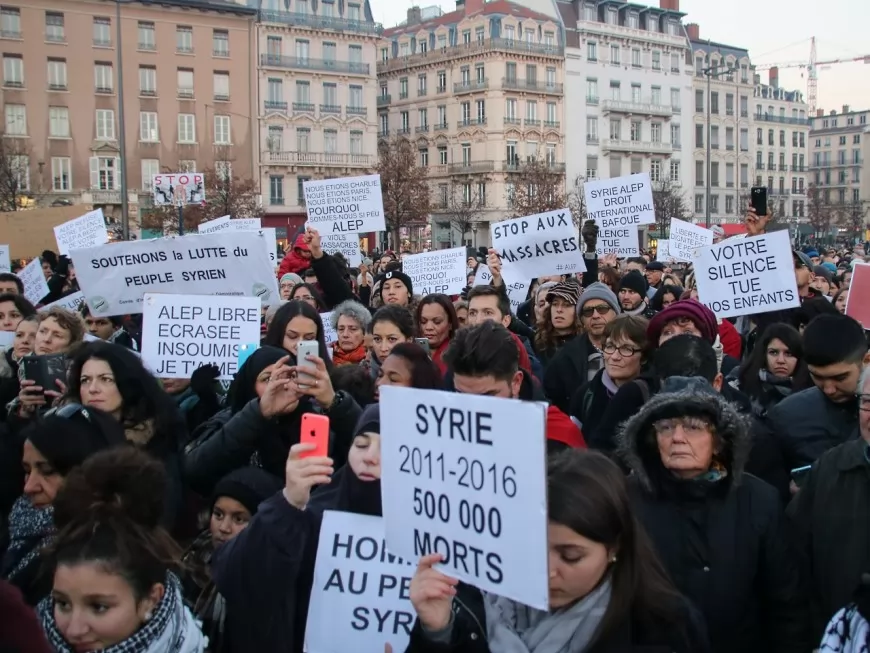 Civils massacr&eacute;s &agrave; l'arme chimique : les Syriens de Lyon mobilis&eacute;s ce mercredi