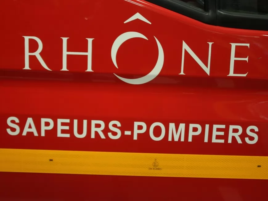 Rhône : la voiture finit sur le toit, deux enfants hospitalisés