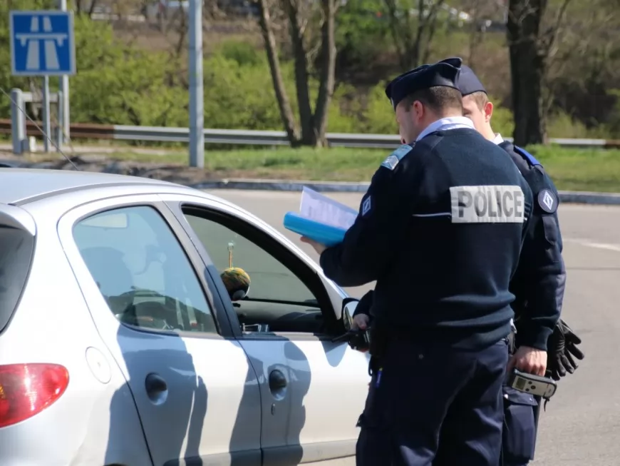 Villefranche-sur-Saône : poursuivi par la police, il se cache sous une voiture