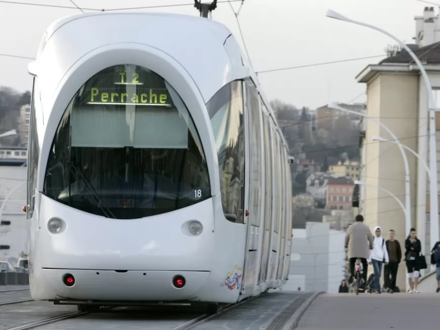 Lyon : le tramway T2 jusqu&rsquo;&agrave; Confluence pr&eacute;vu pour fin 2020