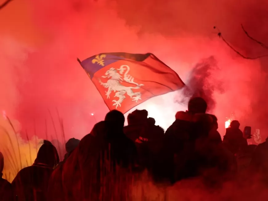 OL-CSKA : des hooligans lyonnais attaquent violemment des policiers peu avant le match