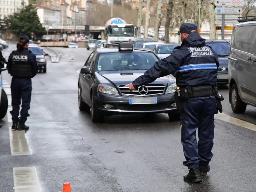 Lyon 7e : un automobiliste arrêté en possession de dizaines de cachets d’ecstasy
