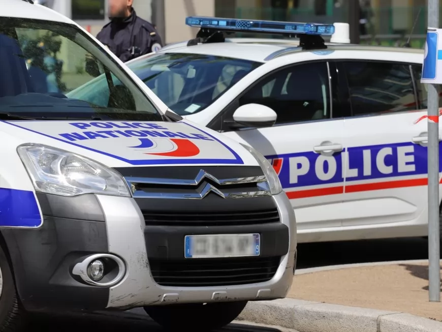 Un homme frappé à coups de barre de fer près de Lyon