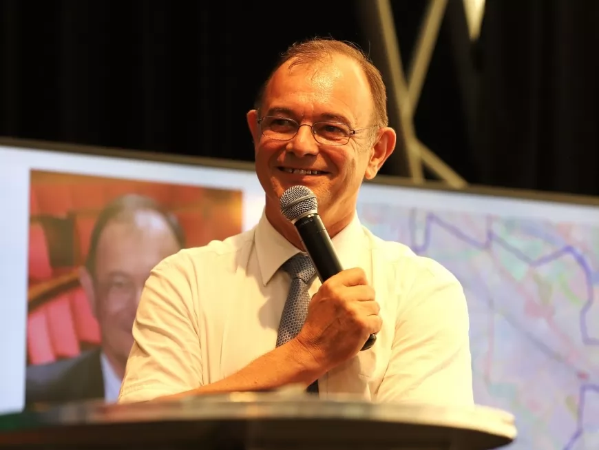 Vénissieux : le député Yves Blein officialise sa candidature aux municipales